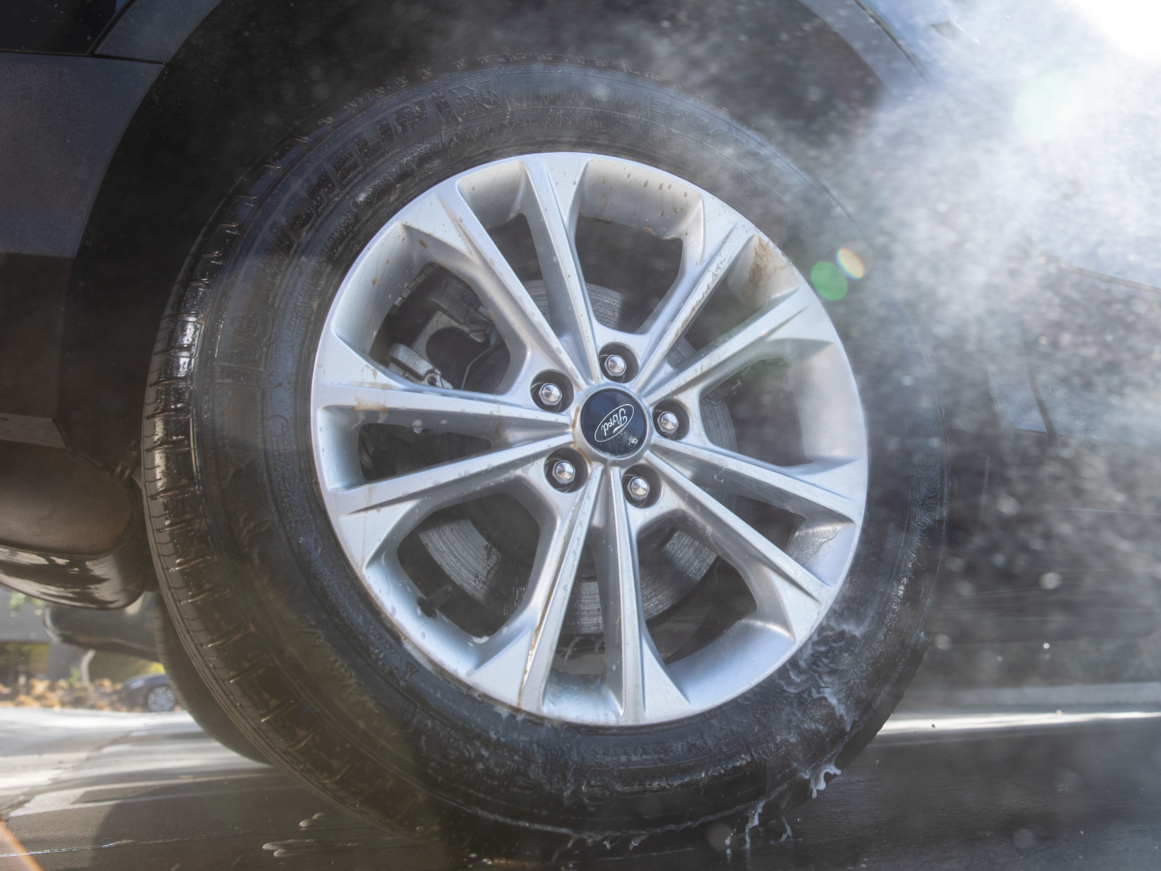  MEGUIAR'S D14301 Non Acid Tire & Wheel Cleaner, 1 Gallon, 128.  Fluid_Ounces : Automotive
